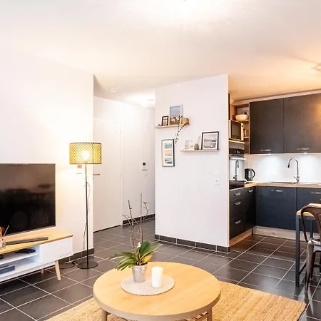 Apartment L'elegance : Grande Chambre/stationnement *