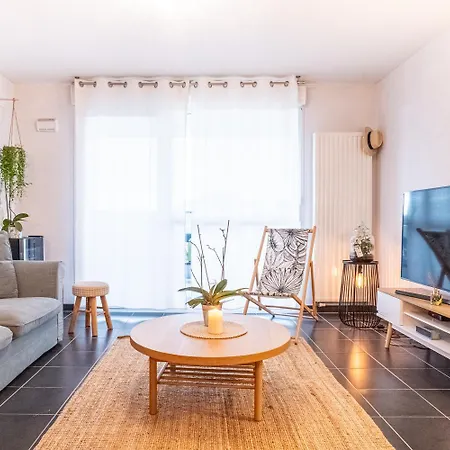 L'elegance : Grande Chambre/stationnement Annecy