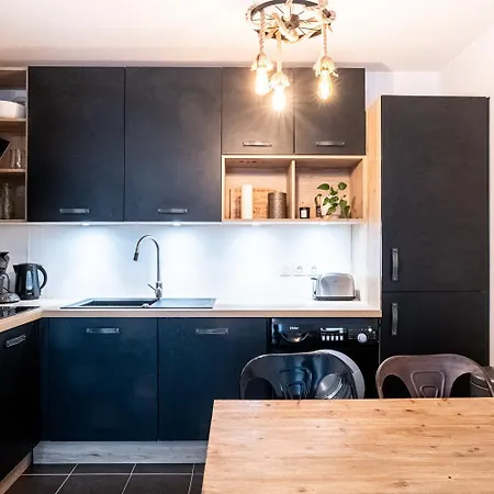 L'elegance : Grande Chambre/stationnement