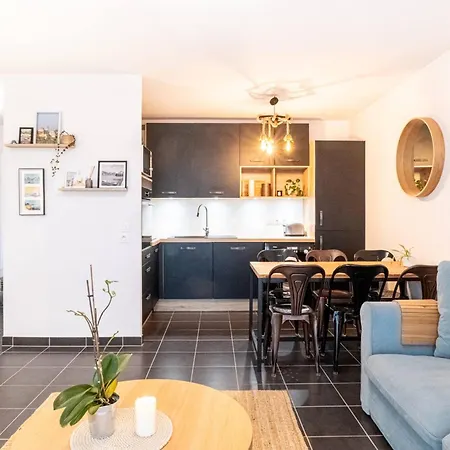 L'elegance : Grande Chambre/stationnement Annecy