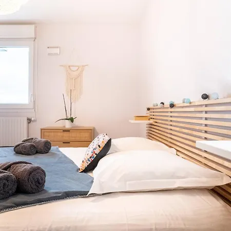 L'elegance : Grande Chambre/stationnement Lejlighed Annecy